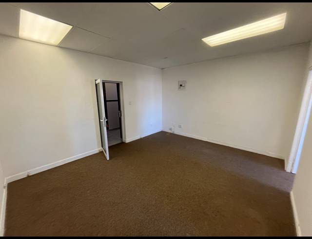 50M² OFFICE TO LET IN PARKLANDS